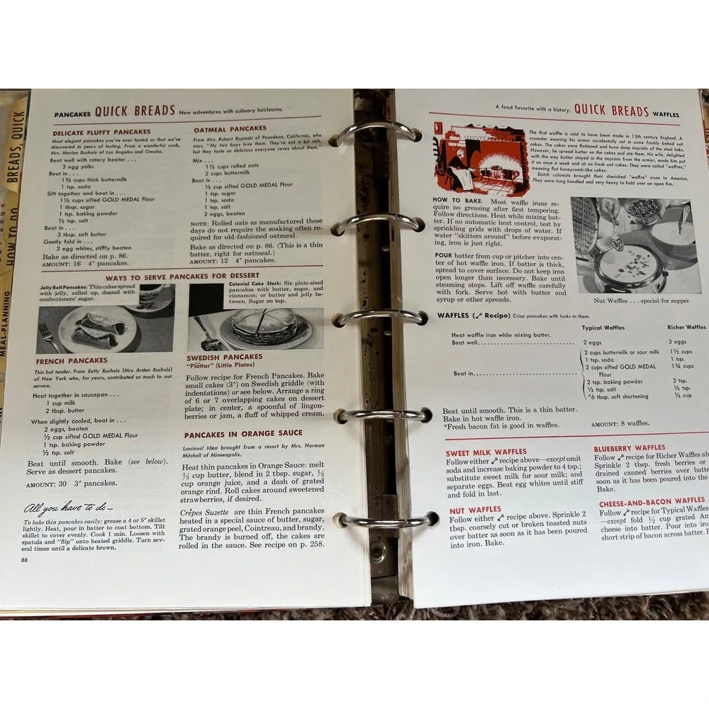 Betty Crocker's Picture Cook Book Revised and Enlarged Vintage 5-Ring Binder